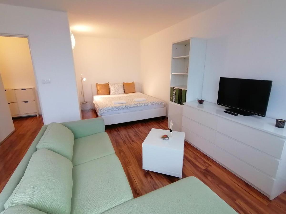 Golden Family Apartments Prag Eksteriør billede