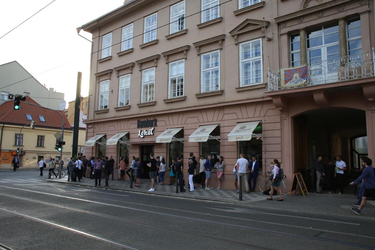Golden Family Apartments Prag Eksteriør billede
